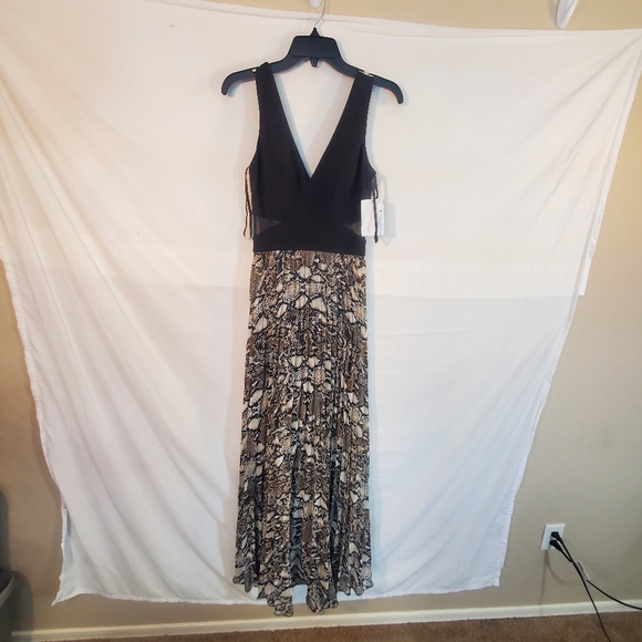 Xscape Women's Size 2 Snake Print Gown New with Tags - Picture 3 of 5